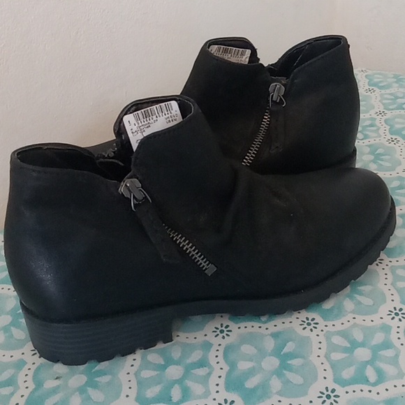 Clarks Shoes - Clarks Black Nissini Cuir Noir Waterproof Brand New